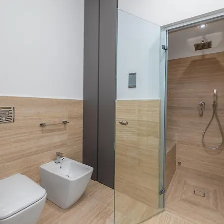 Luxury With Private Spa-free Parking Apartment Monza
