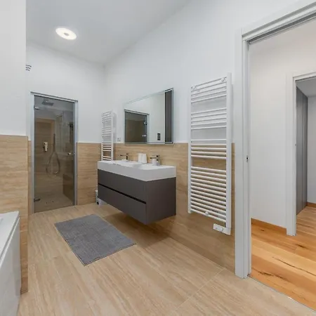 Luxury With Private Spa-free Parking Apartment *