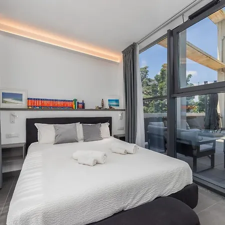 Luxury With Private Spa-free Parking Apartment
