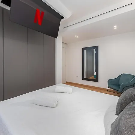 Luxury With Private Spa-free Parking Apartment