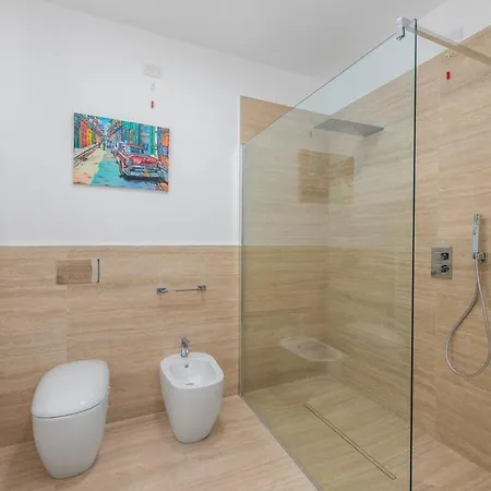 Apartment Luxury With Private Spa-free Parking Monza